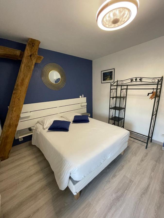 Sarl Macarena Hotel 2*
